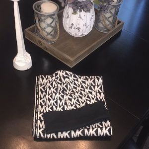 Michael kors scarf and Beenie set